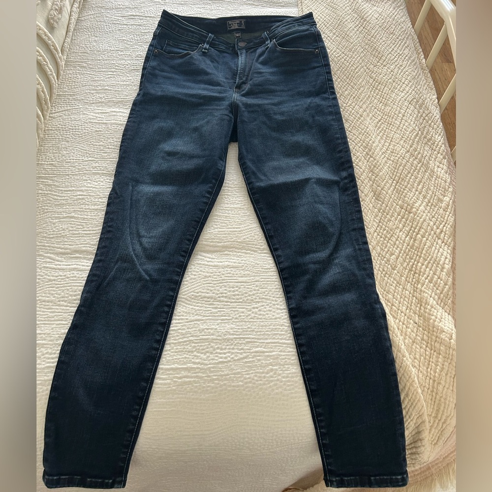 A&F high rise super skinny blue jeans. Size 27